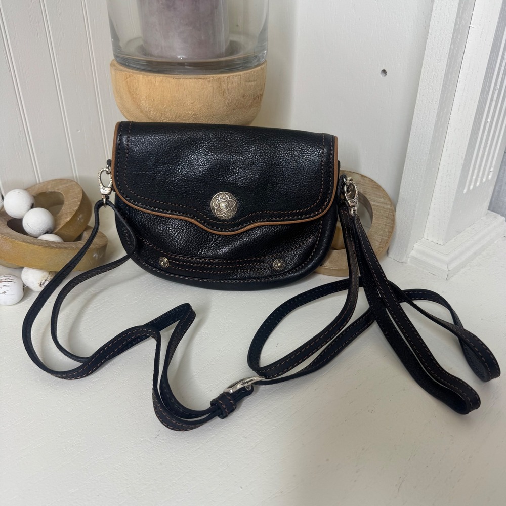 Brighton Black Pebbled Leather Crossbody Bag Silver Medallion Stripe Lining